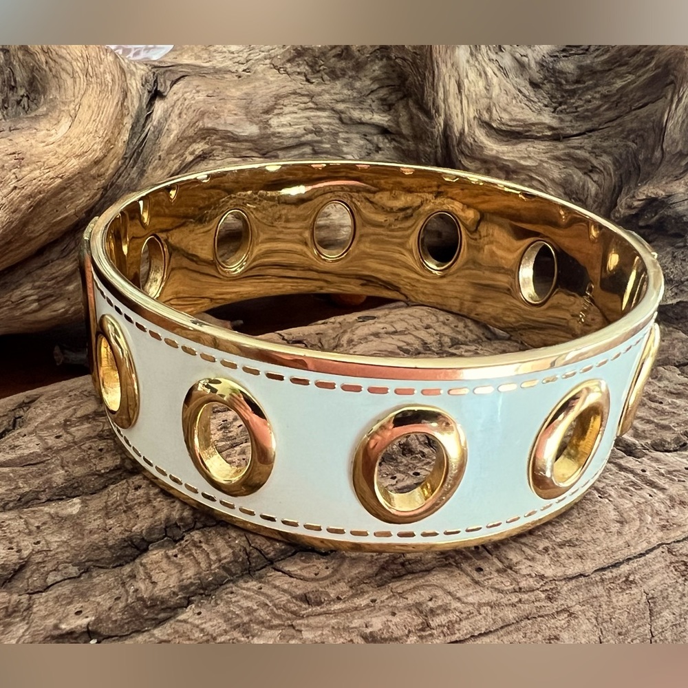 New COACH White Enamel Gold Tone Bracelet Cutout Luxury Gold 2.5” 6.35 cms Diam